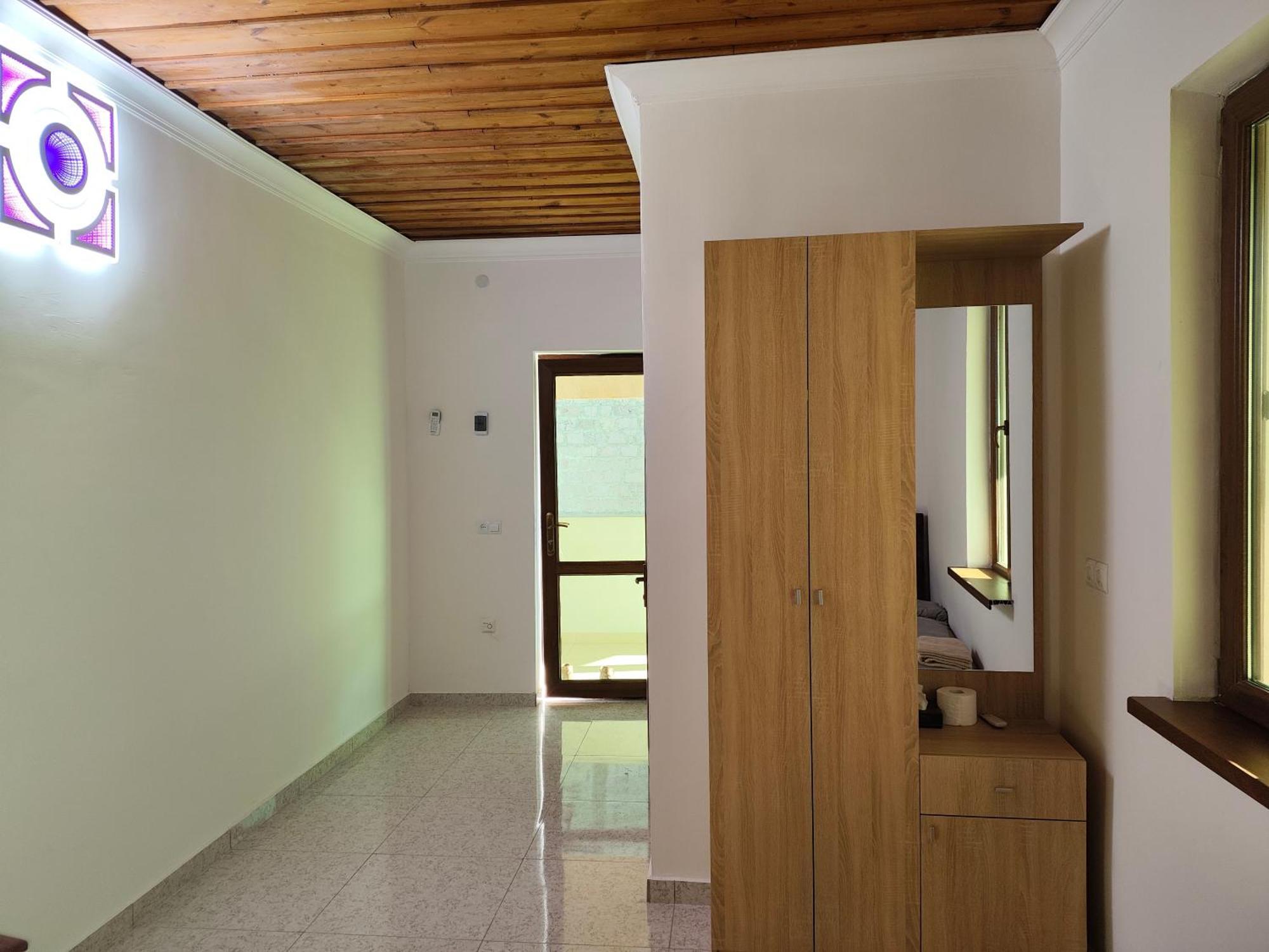 Apex Rest House Of 10 Rooms And Pool Ereván Exterior foto